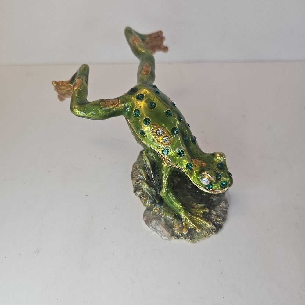 Frog Jeweled Enameled Magnetic Trinket Box Jumping Spotted Faberge Traditions?